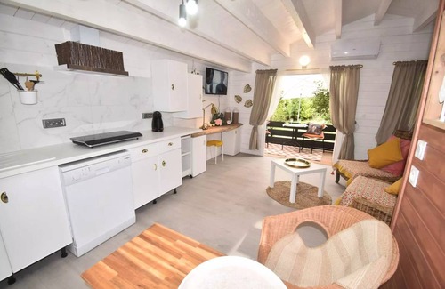 Paluds de Noves Ski Chalet | 32 m² Chalet ∙ 1 bedroom ∙ 2 guests