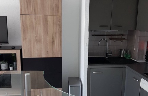 Miramar Apartment | 38M² - 4 pers. 2 Bedrooms. PIEDS DANS L'EAU - Sandy beach 2min walk away