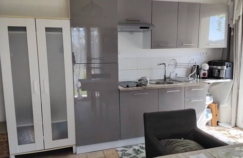 Vacqueyras House | 40 m2 detached house with private pool and parking space