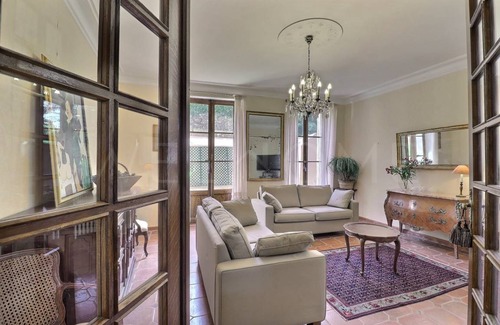 Apt House | 400 m² Farmhouse ∙ 9 bedrooms ∙ 17 guests