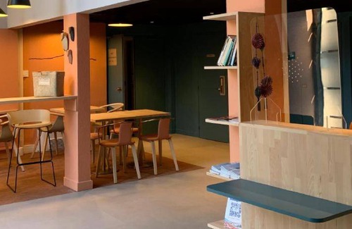 Aix-en-Provence Apartment | 42 m² Serviced apartment ∙ 127 guests