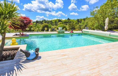 Murs House | 5 bedroom accommodation in Murs