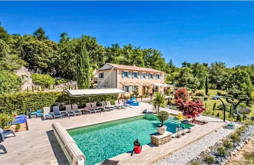 Murs House | 5 bedroom accommodation in Murs