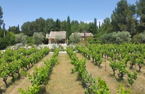 Eyragues House | 5 bedroom private vacation home in eyragues