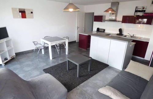 Les Sablettes Apartment | 50 m² Apartment ∙ 1 bedroom ∙ 5 guests