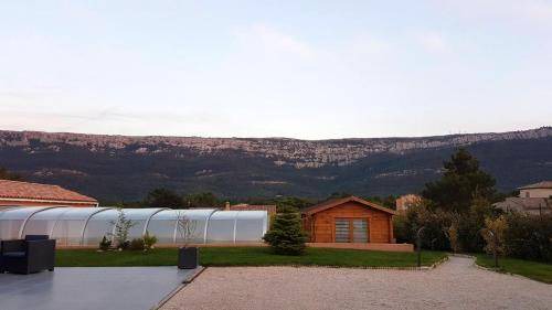 Plan-d'Aups-Sainte-Baume Apartment | 55 m² Apartment ∙ 1 bedroom ∙ 2 guests