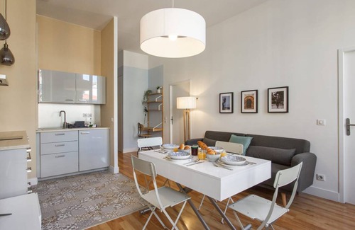 Les Grands Carmes Apartment | 56 m² Apartment ∙ 2 bedrooms ∙ 4 guests