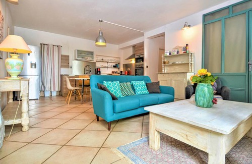 Violes House | 56 m² House ∙ 3 bedrooms ∙ 6 guests