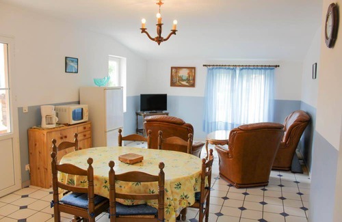 Saint-Andre-les-Alpes House | 67 m² Gîte ∙ 3 bedrooms ∙ 6 guests