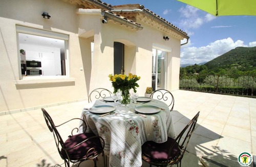 Mollans-sur-Ouveze House | 69 m² Gîte ∙ 2 bedrooms ∙ 4 guests