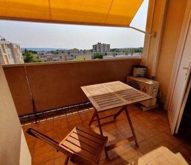 Marignane Apartment | 70 m² Apartment ∙ 2 bedrooms ∙ 5 guests