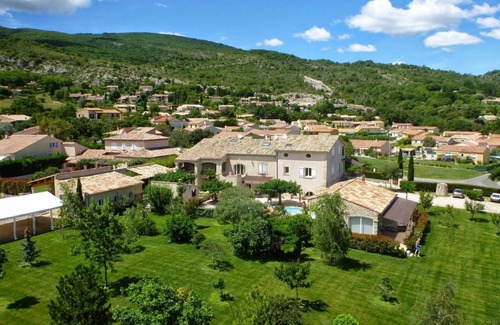 Peipin House | 75 m² Gîte ∙ 2 bedrooms ∙ 4 guests