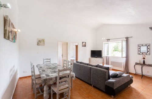 Beaucaire Apartment | 80 m² Apartment ∙ 2 bedrooms ∙ 6 guests
