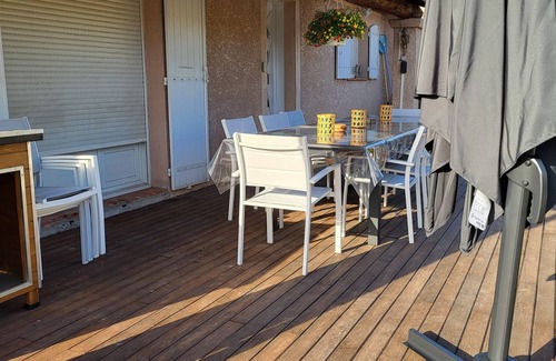 Chateauneuf-de-Gadagne House | Air-conditioned family home + swimming pool, in the heart of Provence, pets welcome