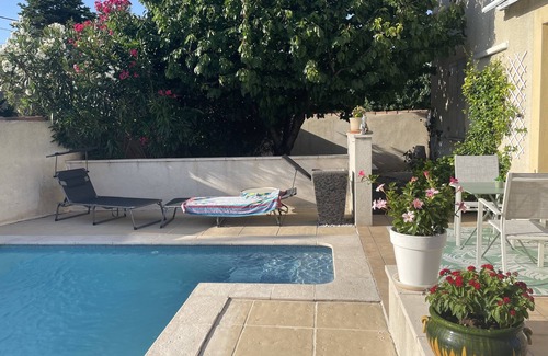 Vedene House | Air-conditioned, well-maintained house with private, unoverlooked swimming pool