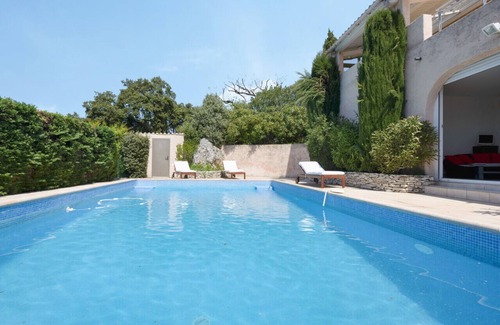 Les Hauts de Villeneuve Villa | Amazing villa with swimming pool near Avignon - W374