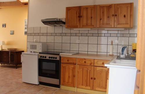 Colonzelle Apartment | Apartment in a quiet village house