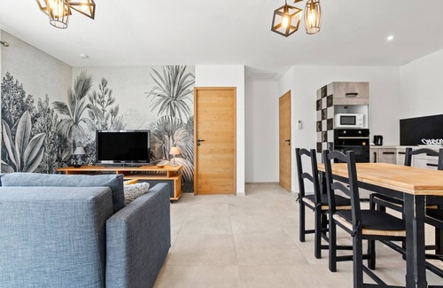 Les Arcs-sur-Argens Apartment | Apartment 'Lou Paradou' with Shared Garden, Wi-Fi and Air Conditioning