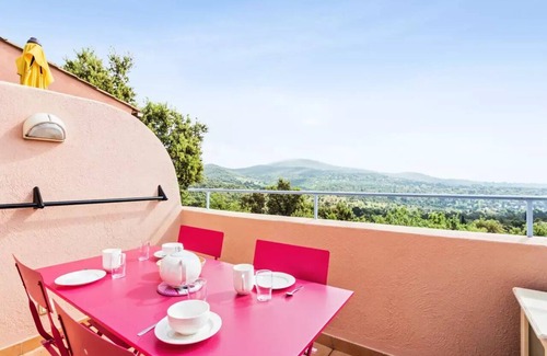 Les Restanques Apartment | Apartments in the Restanques of the Gulf of St Tropez - maeva Home - 2 room apartment for 5 people sea view over the Gulf of Saint Tropez - Prestige - Super Home