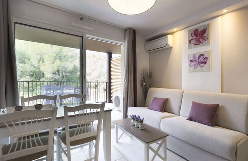 Remoulins Condo | Appart près du Pont du Gard | piscine + Wi-Fi