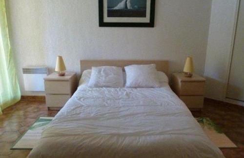Toulon - Hyeres Apartment | Appartement 2 pièces au port de Hyères avec loggia, proche plage - FR-1-335-79