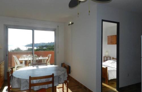 La Faviere Apartment | Appartement cosy 2 pièces avec piscine et tennis, proche plage à Bormes-les-Mimosas - FR-1-251-797