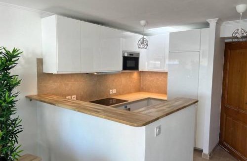 Les Sablettes Apartment | Appartement Luxueux "La Mer" by Résidence La Fontaine