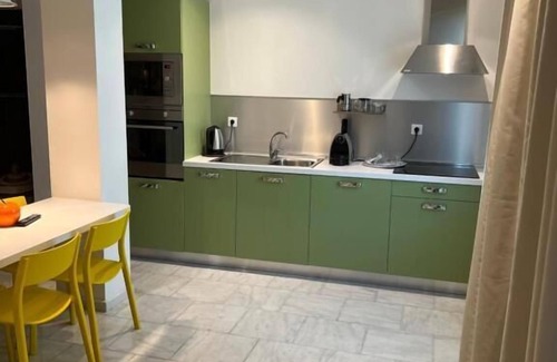 La Penne-sur-Huveaune Apartment | Apparthotel La Girafe