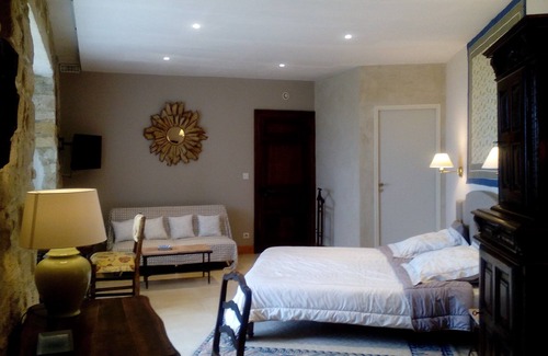 Chateauneuf-de-Gadagne Other | Atypical house with character: panoramic Alpilles, Luberon, and Ventoux views