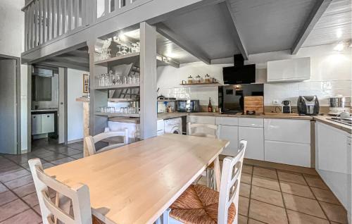Aramon House | Awesome Home In Aramon With Outdoor Swimming Pool