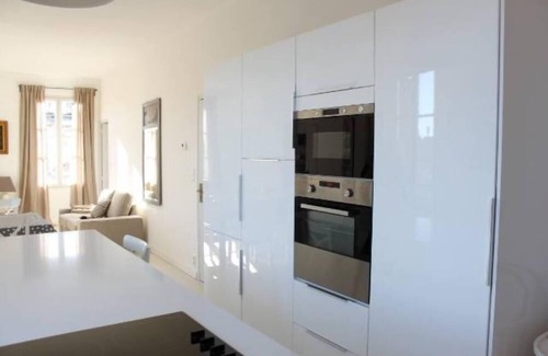 Avignon City Centre Apartment | Beautiful apartment in the heart of the Cité des Papes, quiet, bright free wifi