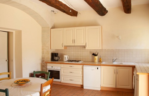 Rustrel House | Beautiful country house with swimming pool facing the Colorado Provençal