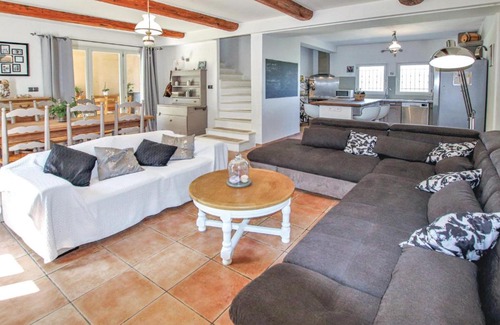 Saignon House | Beautiful home in Saignon with Outdoor swimming pool and 4 Bedrooms