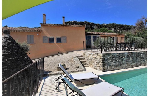 Saignon House | Beautiful home in Saignon with Outdoor swimming pool and 4 Bedrooms
