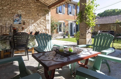 Oppede House | Beautiful private villa for 4 people with TV and patio