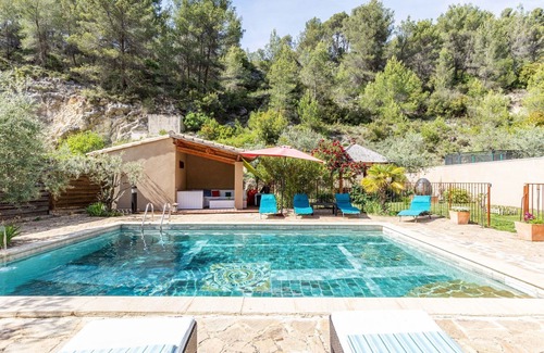 Caromb Villa | Beautiful private villa for 8 people with WIFI, private pool, TV and pets allowed