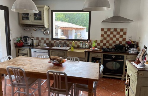Laudun House | Belle Villa Contemporaine au Pied du Camp de César