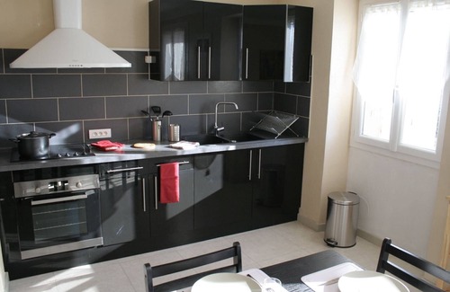 Pernes-les-Fontaines Apartment | Bright 100 m2 apartment in Pernes-Les-Fontaines between Ventoux and Avignon.