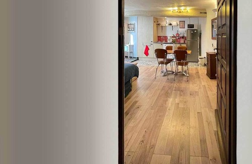 Hyeres City Centre Apartment | Bright, charming studio (30 m2) in the heart of Vieux Hyères