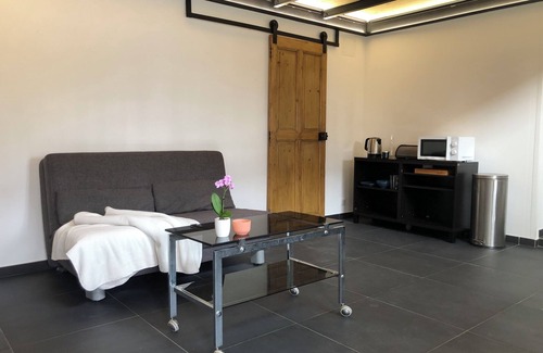 Chateaurenard Other | Chambre et Salon Privé en Provence