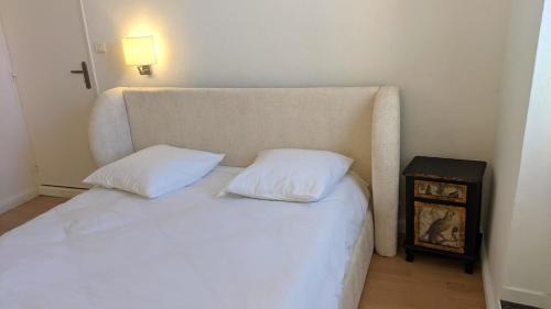 Le Thor Bed & Breakfast | Chambre Voltaire ou Chambre Beckett, terrasse en bord de Sorgue