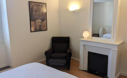 Le Thor Bed & Breakfast | Chambre Voltaire ou Chambre Beckett, terrasse en bord de Sorgue