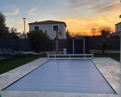 Beaucaire House | Charmante maison récente avec PISCINE CHAUFFEE proche Nîmes