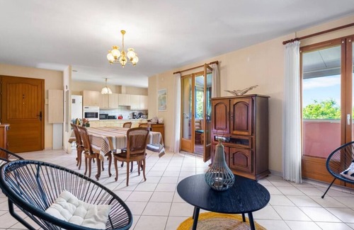 Miramar House | Charming villa close to the beach