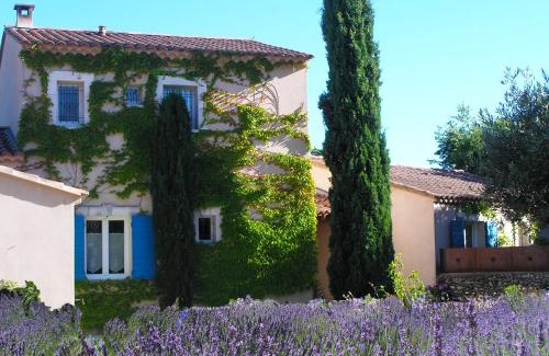Lacoste Bed & Breakfast | Clos des Lavandes - Chambres et Suites de charme climatisées-Luberon