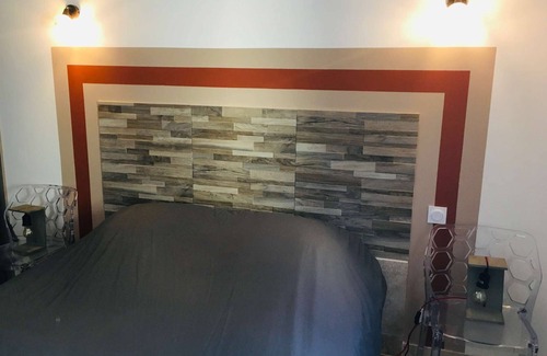 Beaucaire Apartment | Comfortable Apartment: Parking, AC, Wifi