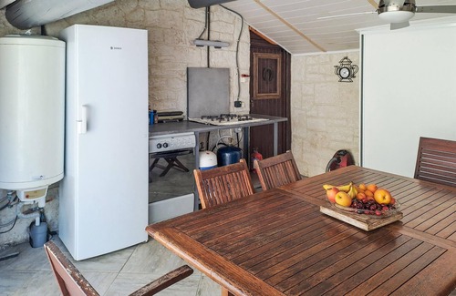 Jonquieres-Saint-Vincent House | Cozy home in Jonquière saint Vincen
