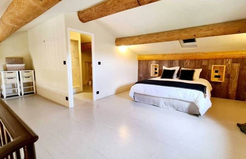 La Bastide-des-Jourdans Bed & Breakfast | Domaine des Hauts de Riganel - 26 people