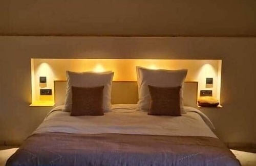 La Bastide-des-Jourdans Bed & Breakfast | Domaine des Hauts de Riganel - 26 people