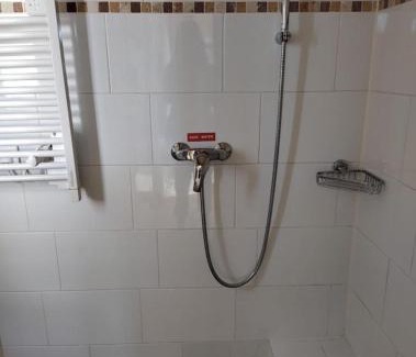 Mazargues Hostel | Dorm Hostel Camp Backpackers-la girelle